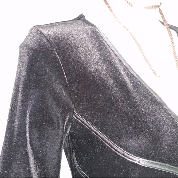 v i n t a g e :: Gorgeous Black Velvet Y2K Midi Dress - Picture 4 of 13